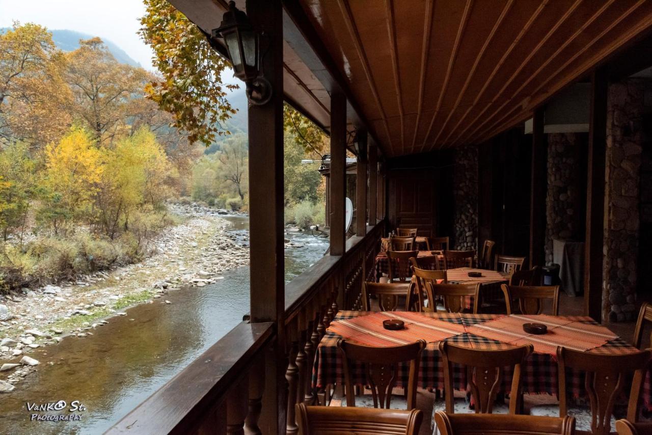 Семеен Хотел Джамура Bachkovo Exterior foto